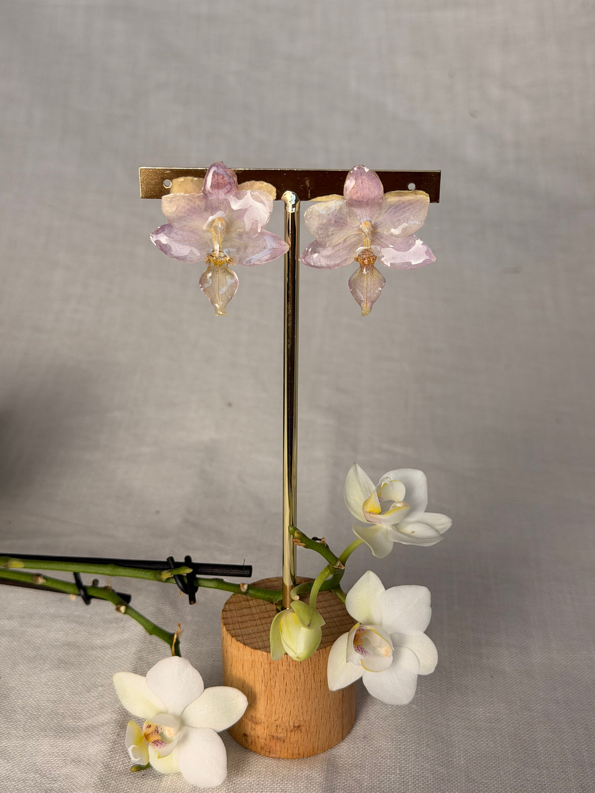 Pendientes Mini Orquídea Lila Tipo Botón