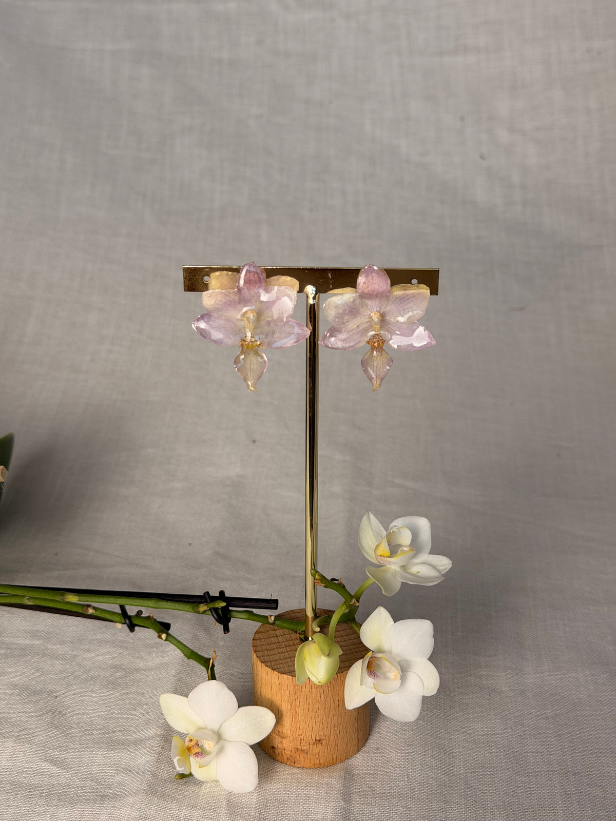 Pendientes Mini Orquídea Lila Tipo Botón