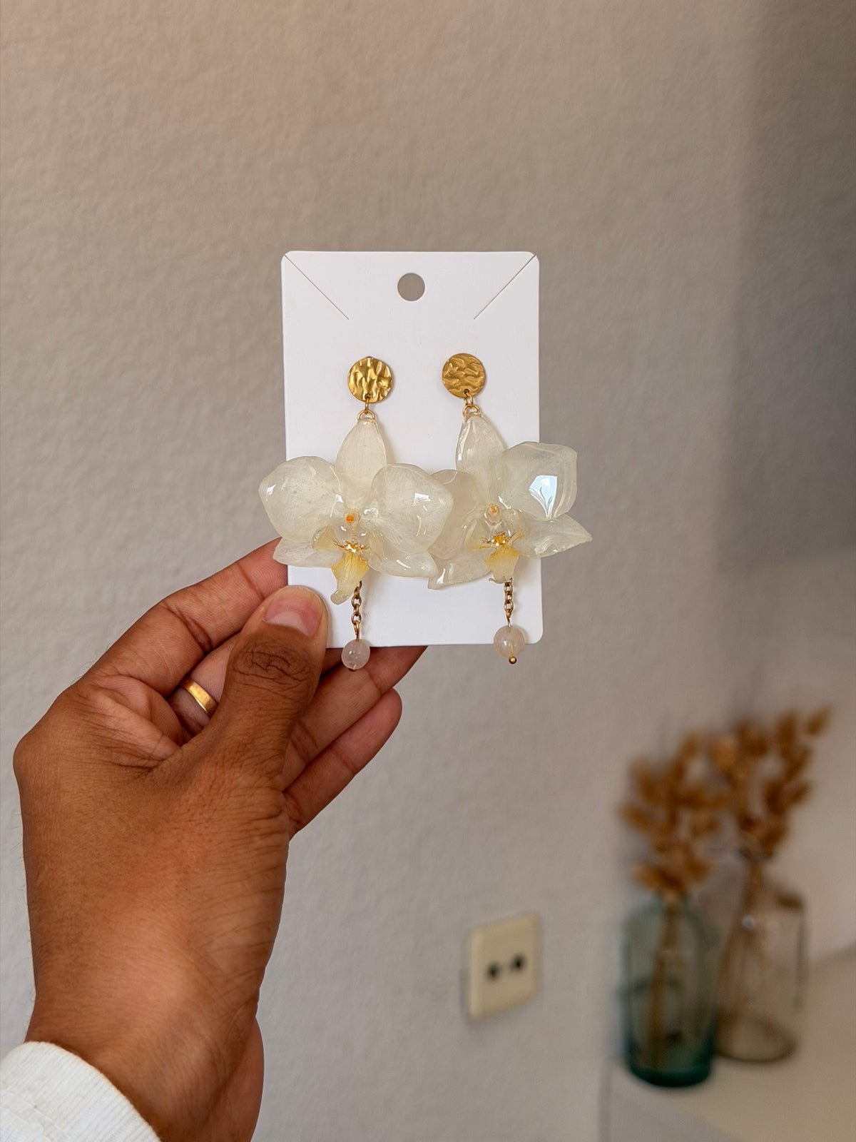 Pendientes de Orquídea Mini Phalaenopsis Natural con Caída - Detalles Dorados y rosa