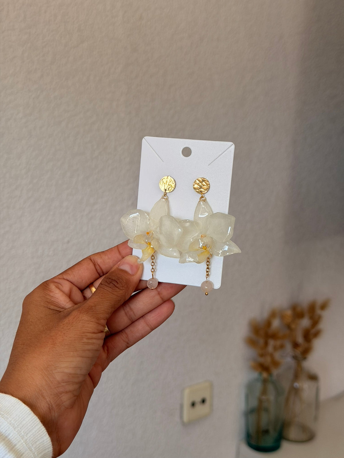 Pendientes de Orquídea Mini Phalaenopsis Natural con Caída - Detalles Dorados y rosa
